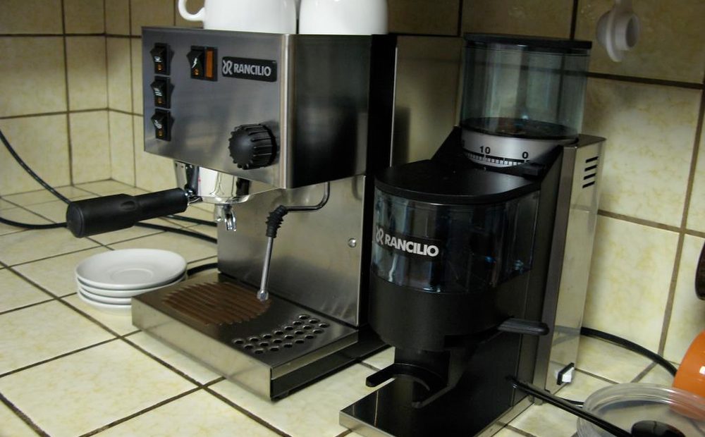 my grinder and knock box station, showing the dosing and workflow layout (placeholder)