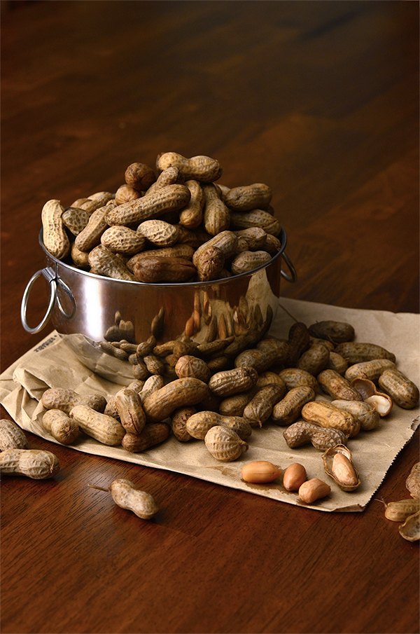 Seasoned boiled peanuts turned out of the pot