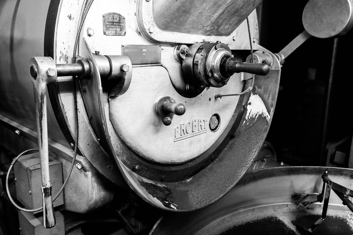 The business face of a modern drum: the door you drop through, the trier you sample with, and not much else to look at. All the argument is in the airflow behind it