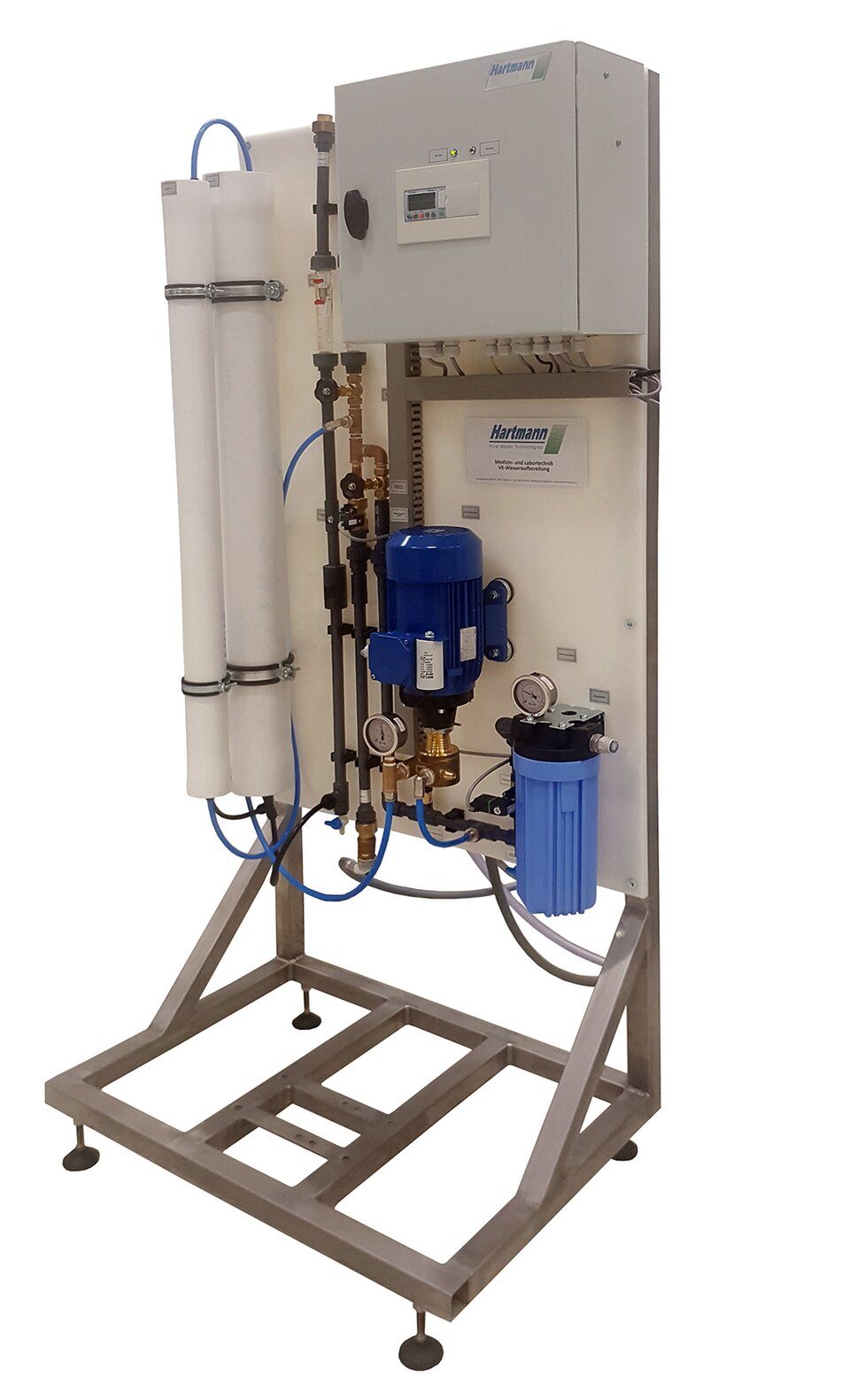 A commercial reverse-osmosis unit on a steel stand: two tall white membrane housings, a blue pump, a filter housing and a control box