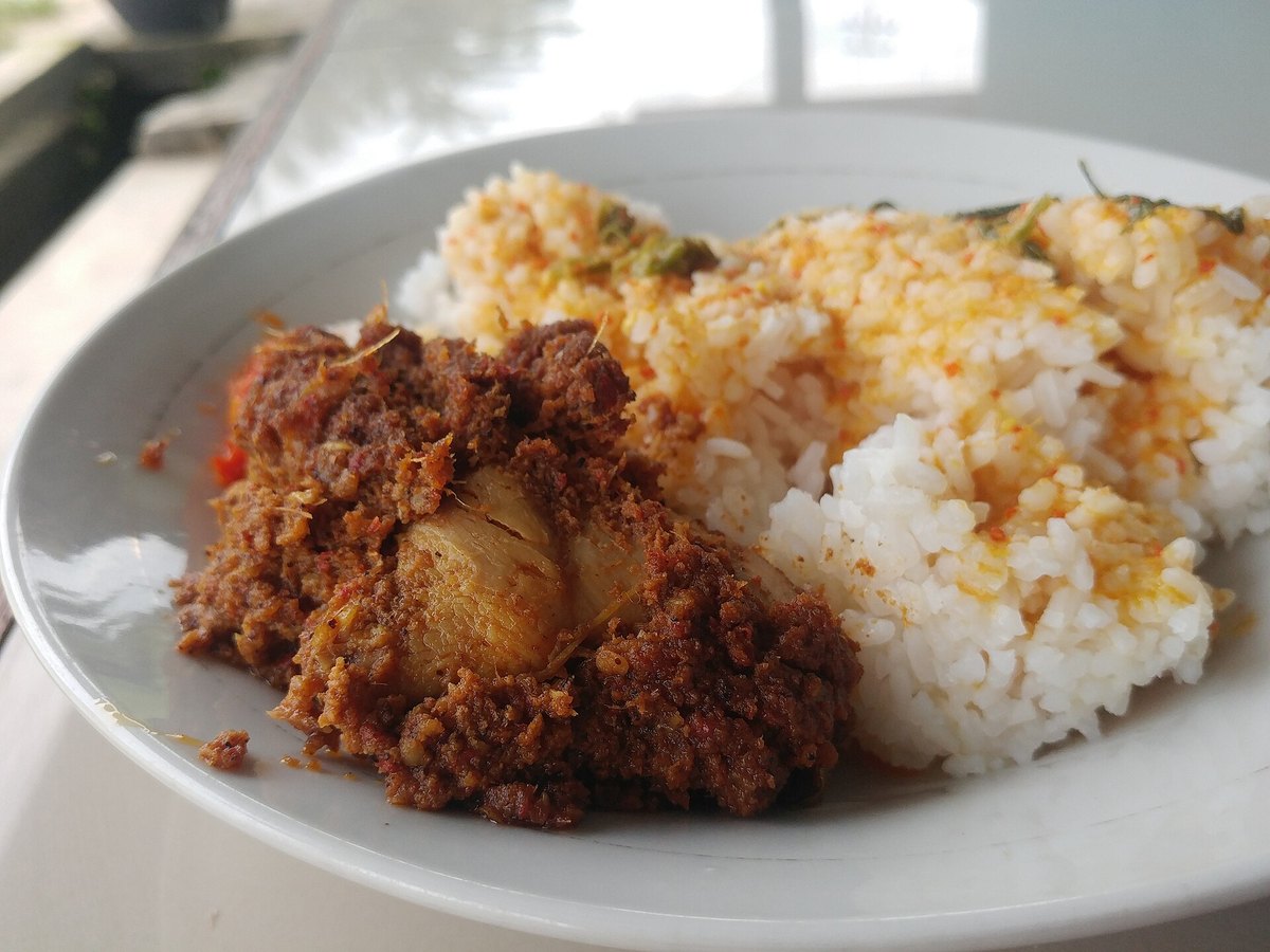 Chicken rendang — the same method applied to a different meat