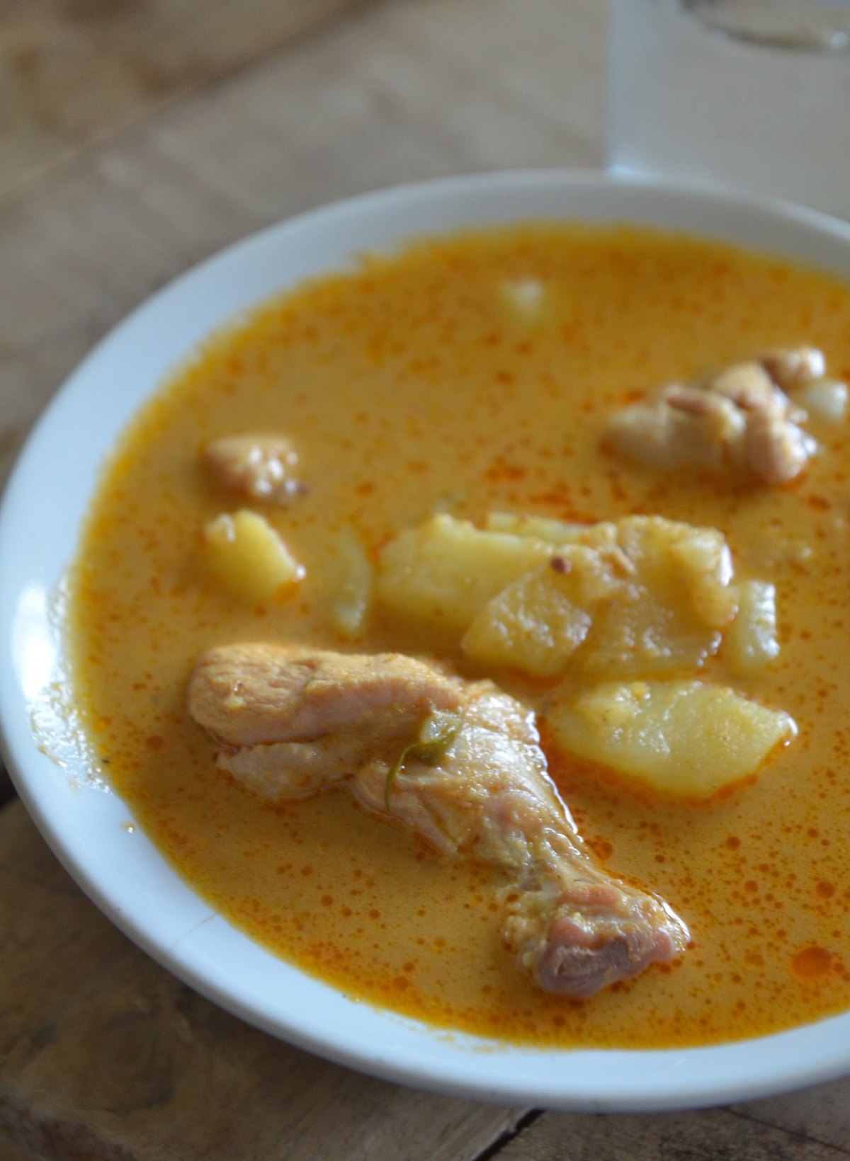 Kaeng kari with chicken and potato — the classic southern Thai combination