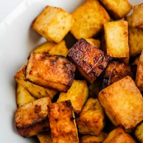 Air Fryer Tofu – Spicy and Crispy