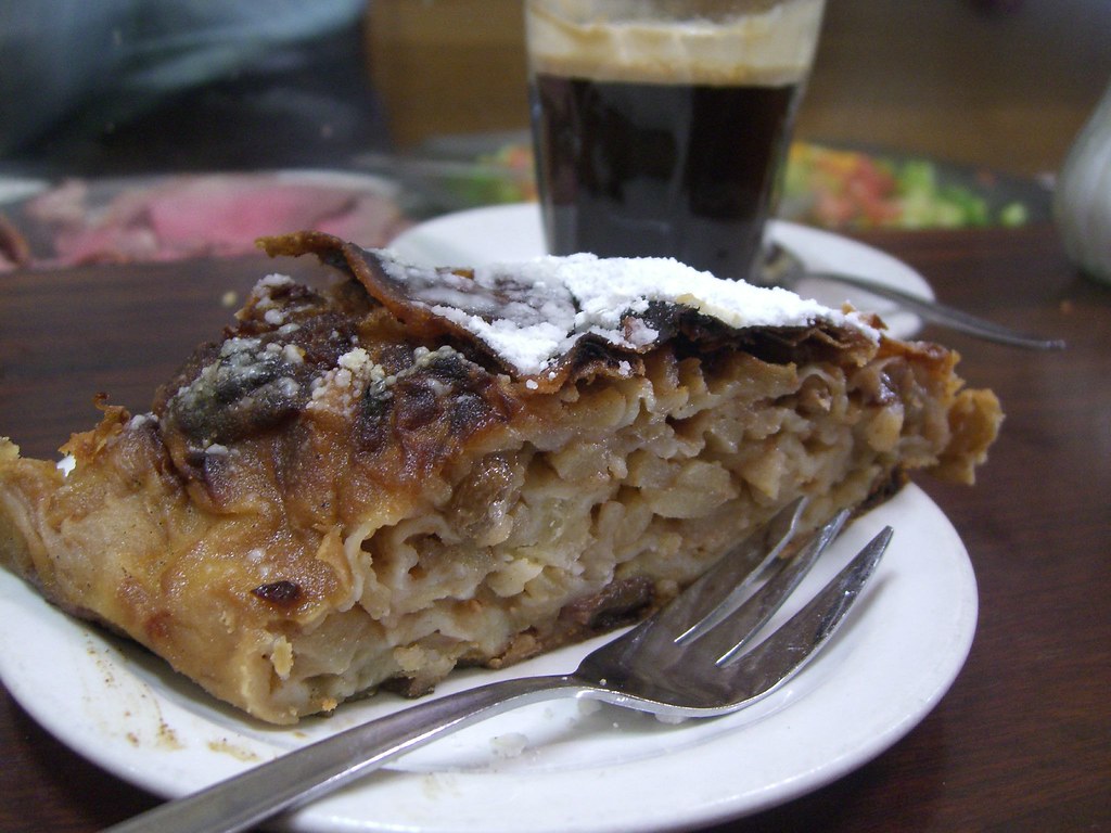 Apple Strudel (Apfelstrudel)