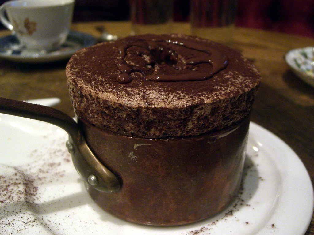 Chocolate Pudding and Cream Roll Cake