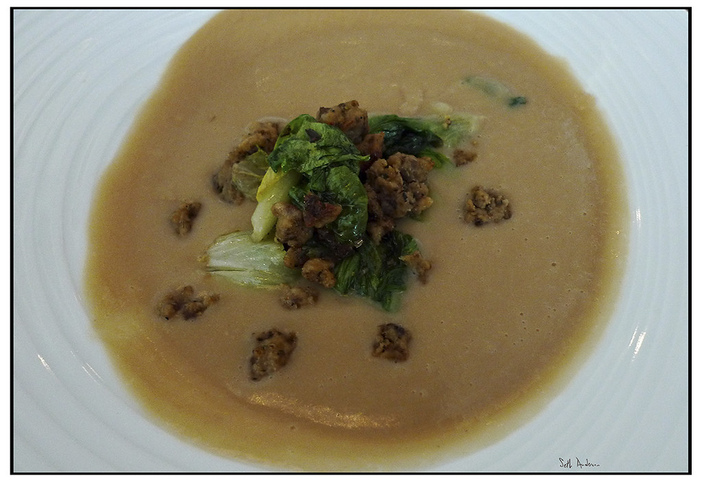 Escarole and White Bean Soup (Zuppa di Scarola e Cannellini)