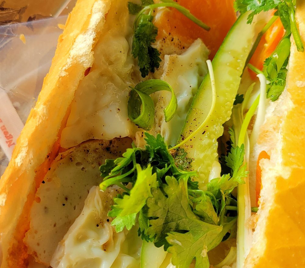 Đồ Chua (Vietnamese Pickled Carrot and Daikon)