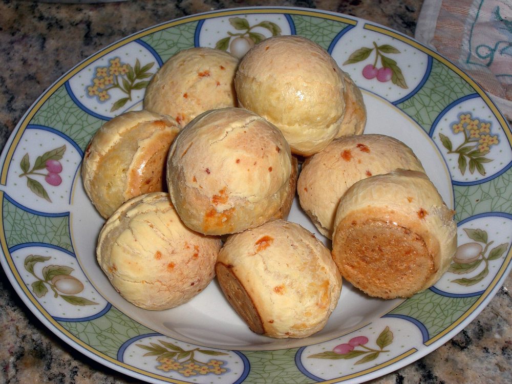 Pão de Queijo (Brazilian Cheese Bread)