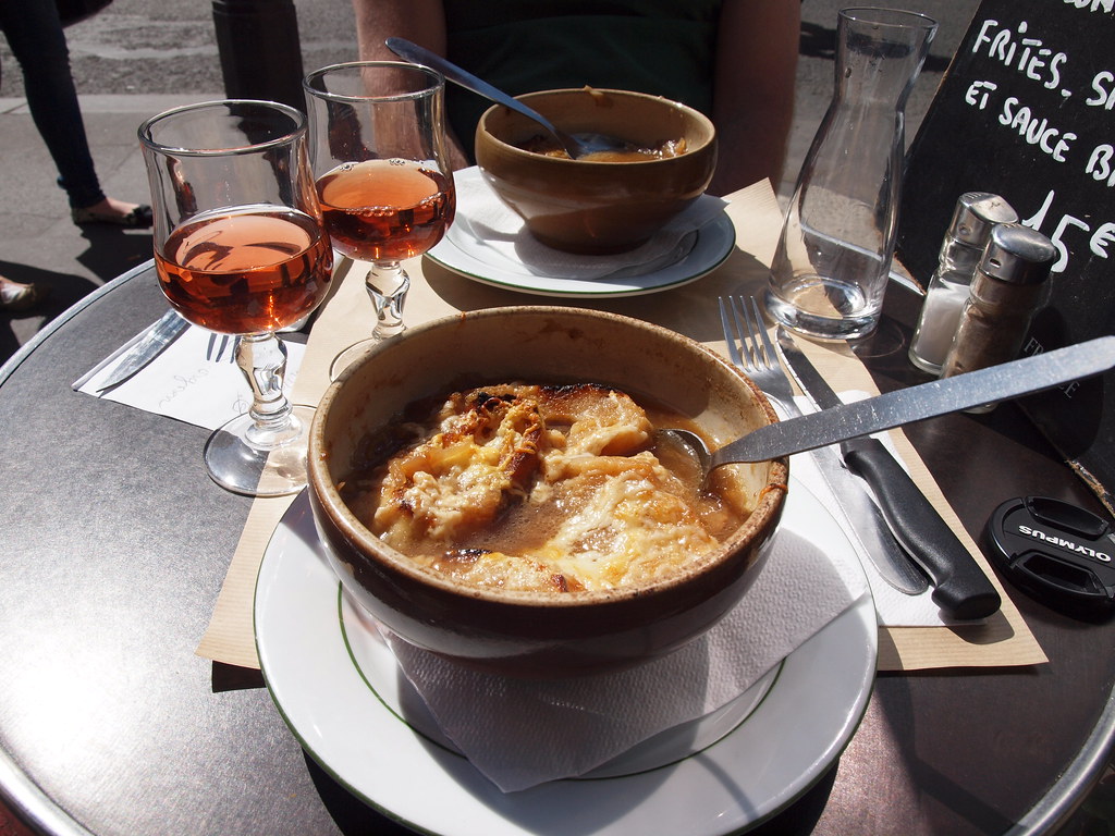 Soupe a l'Oignon Gratinee (French Onion Soup)